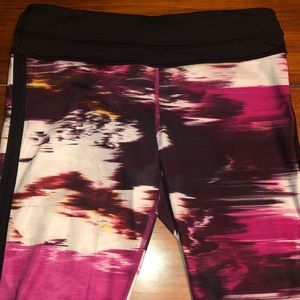 LULULEMON Pace Tight In Pigment Wind Berry Rumble